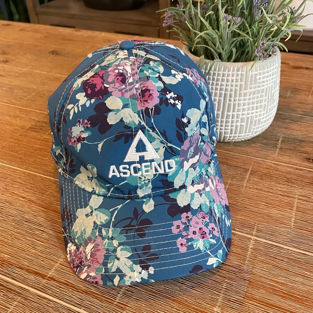 Ascend Women’s Hat
